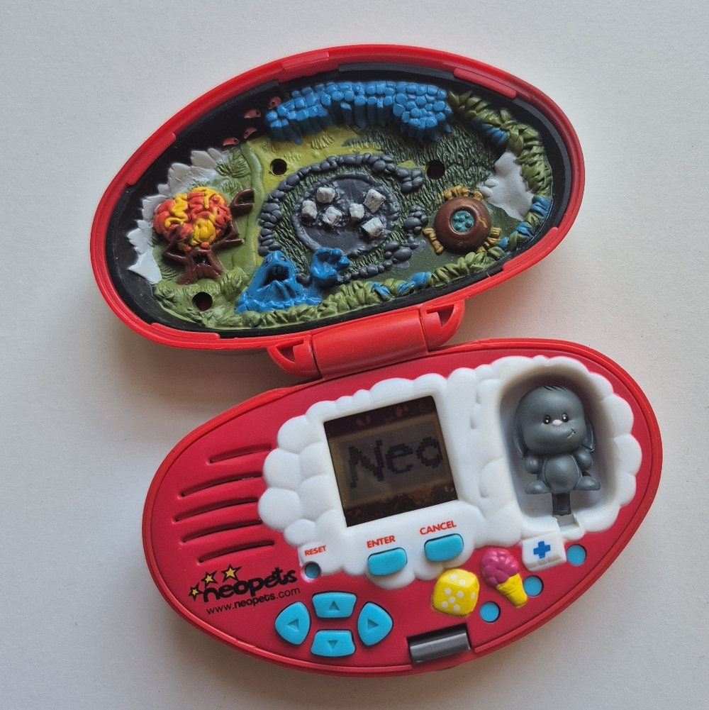 WORKING Nepets Handheld Game Kacheek 2002